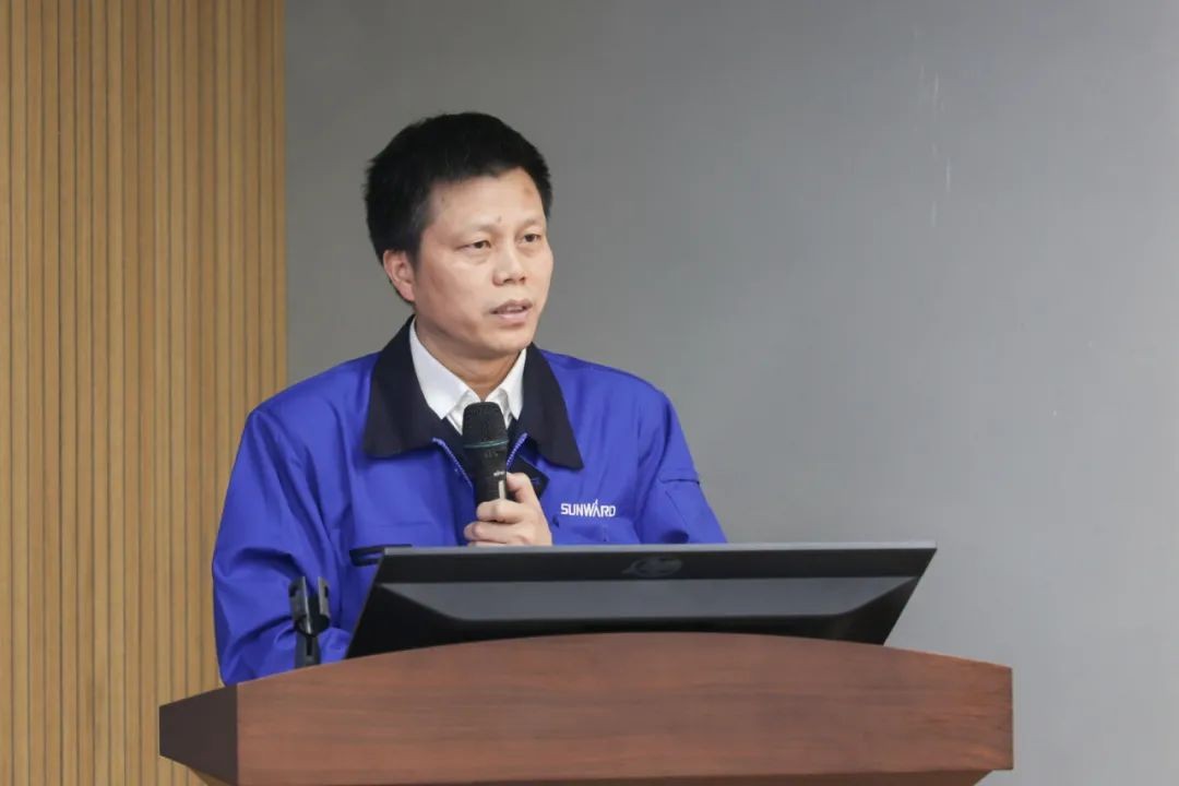 2021中国（长沙）国际工程机械设计大赛暨“设计之星”评选运动利来老牌国际官网智能组“立异设计事情营”开营啦！