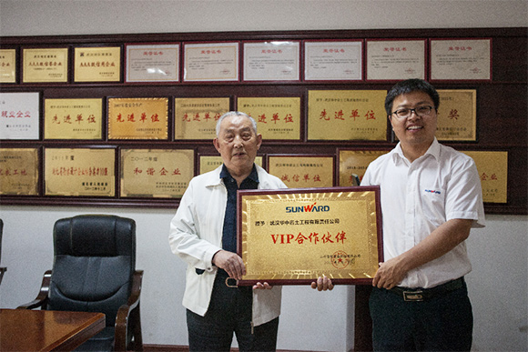 创富故事：相助十一年，赞叹利来老牌国际官网产品耐久耐用