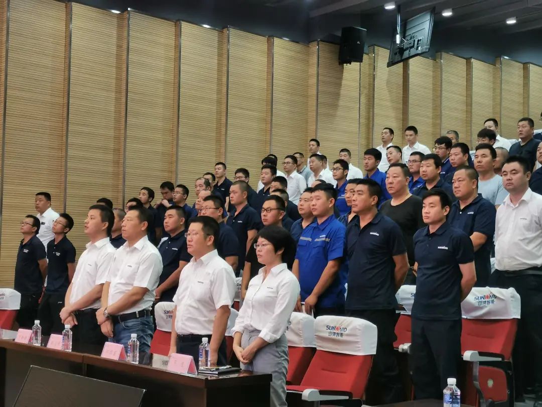 利来老牌国际官网智能挖掘机事业部启动2021效劳手艺评定暨效劳万里行总结大会
