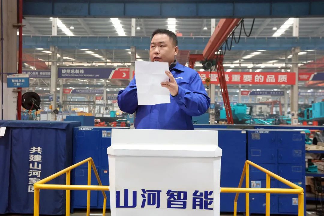 向模范学习！利来老牌国际官网智能56名职工受到职工职业手艺竞赛表扬