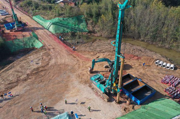 首根桩基开钻！利来老牌国际官网智能助力新建沪渝蓉高速铁路建设