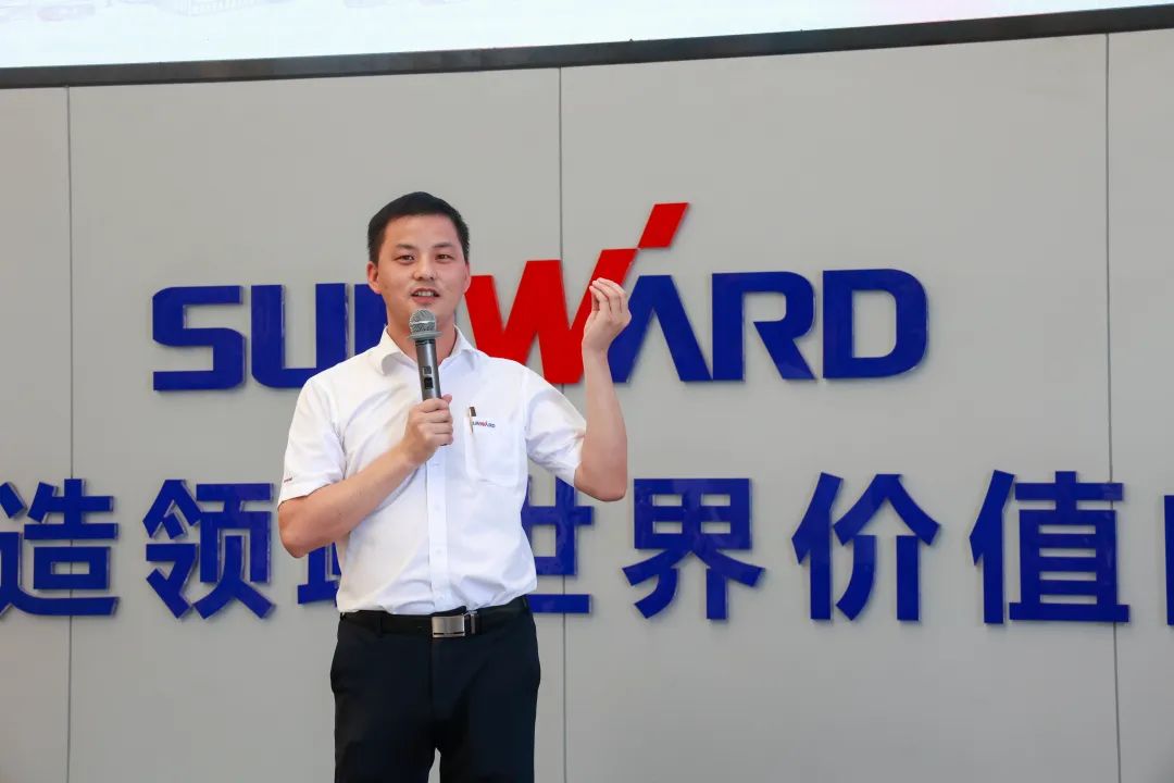 又酷又辣又炫！利来老牌国际官网智能第二届挖机废物来了