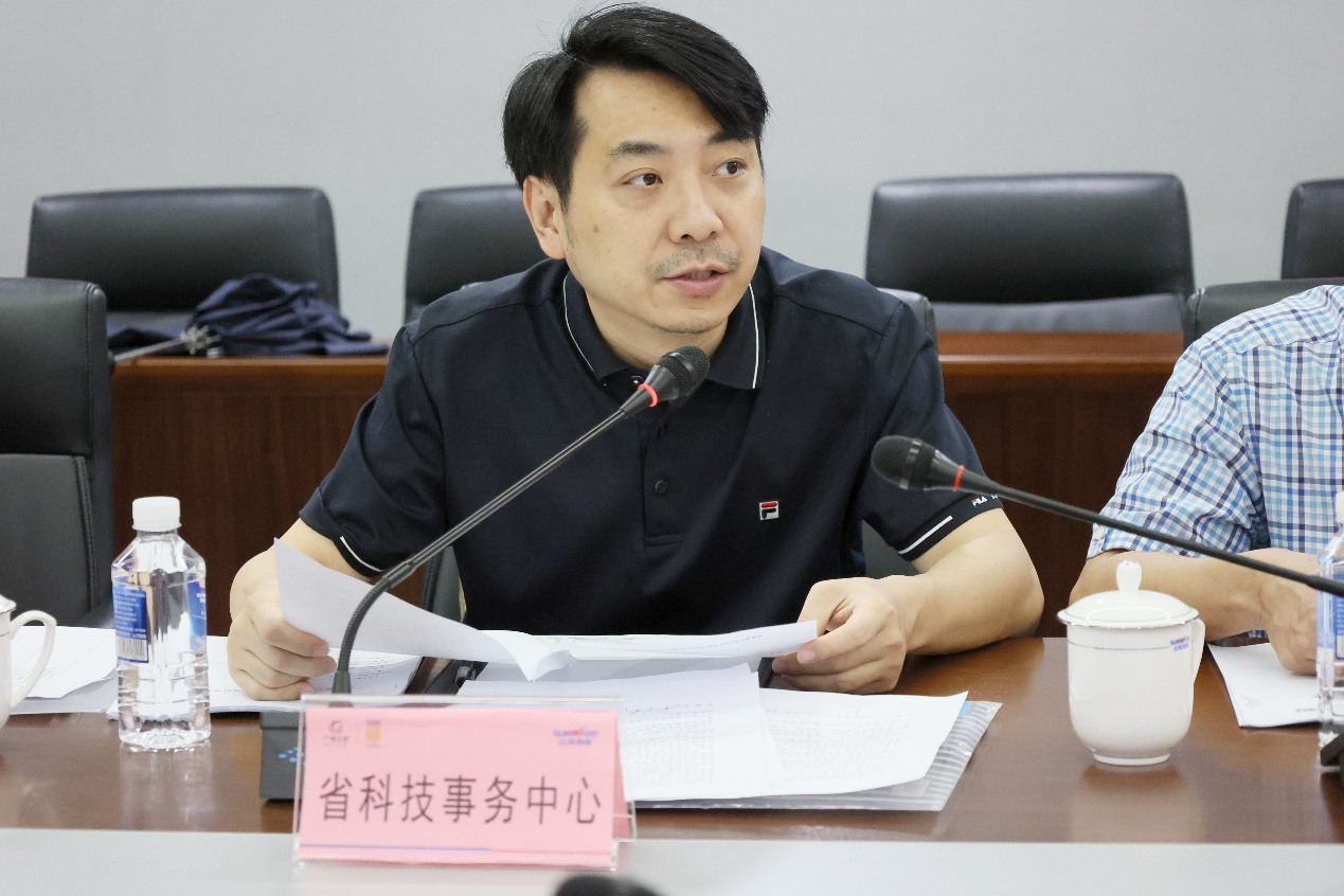 利来老牌国际官网智能“超大型油气管道绿色成套施工装备”项目顺遂通过验收！