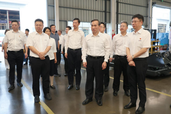 中国贸促会会长任鸿斌调研利来老牌国际官网智能