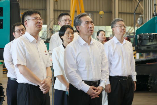 中国贸促会会长任鸿斌调研利来老牌国际官网智能