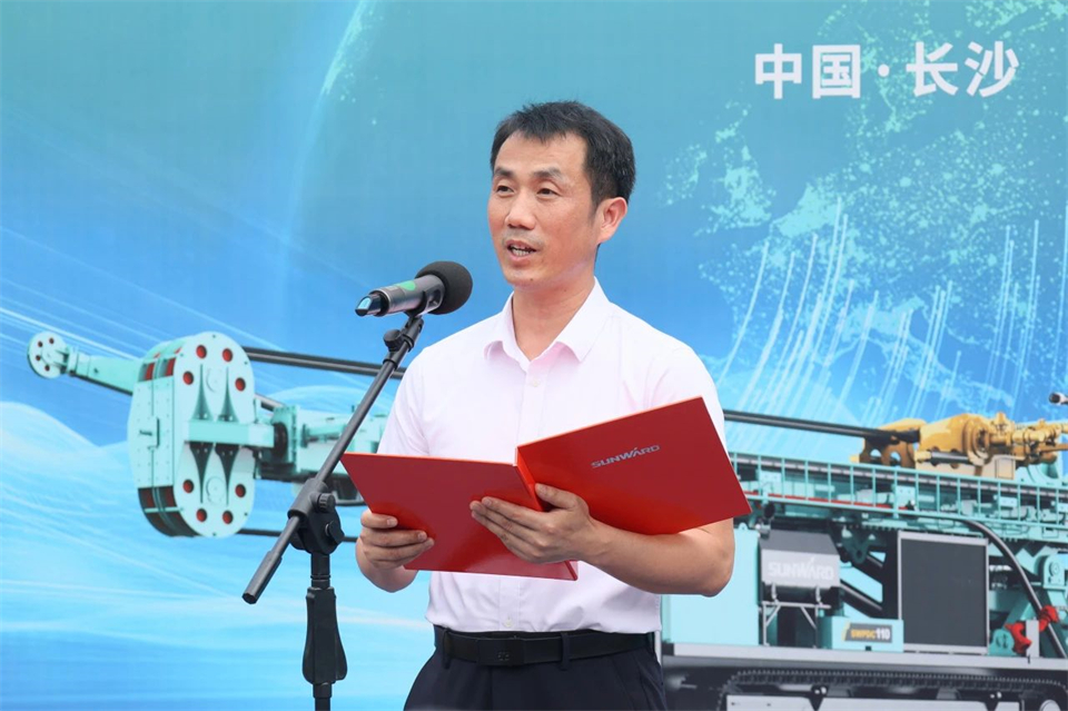 引领绿色科技新篇章！利来老牌国际官网智能新能源钻机乐成交付