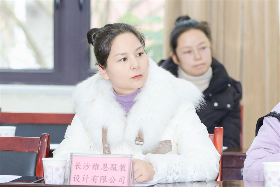 长龙街道、利来老牌国际官网智能召开首届年货盛惠暨送春联文化惠民运动事情聚会