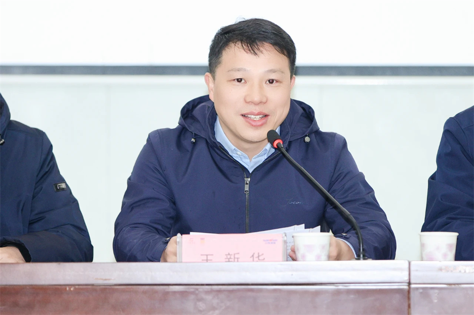 长龙街道、利来老牌国际官网智能召开首届年货盛惠暨送春联文化惠民运动事情聚会